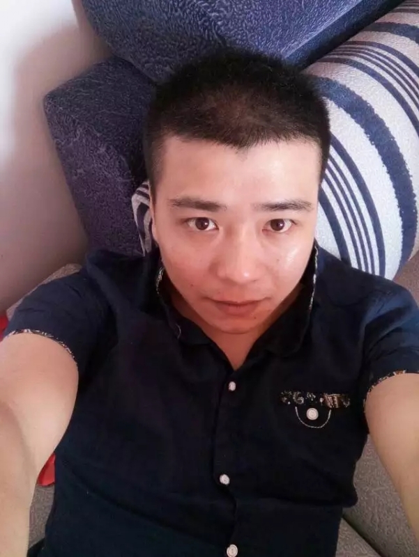 漫步的面包的第一张照片--台州中老年相亲网